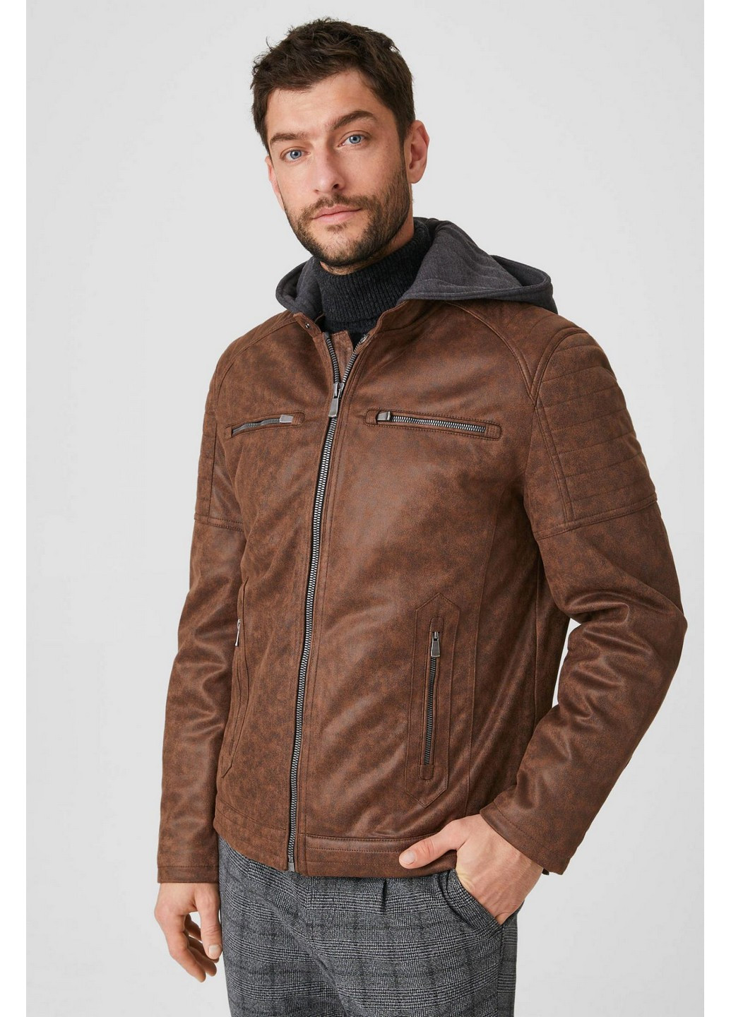 Темно-коричнева демісезонна куртка косуха C&A