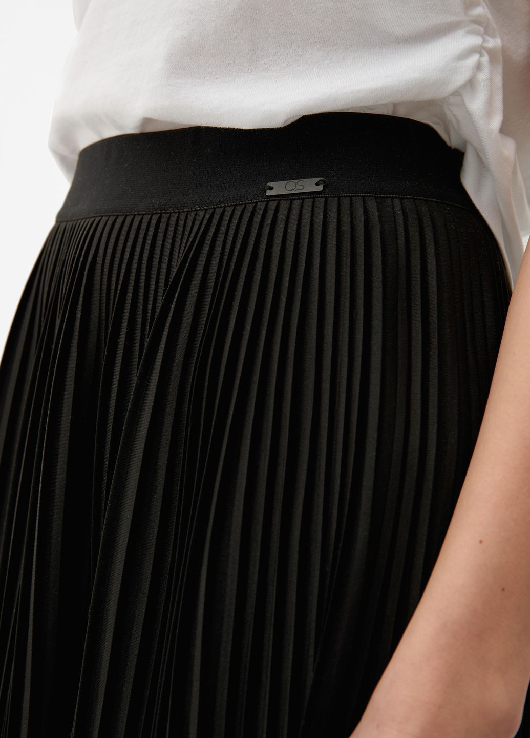 Черная кэжуал однотонная юбка S.Oliver
