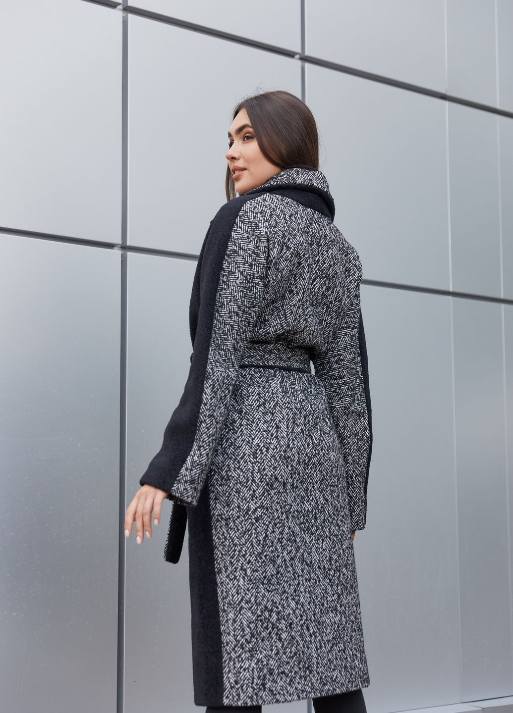 Черное демисезонное Пальто MN