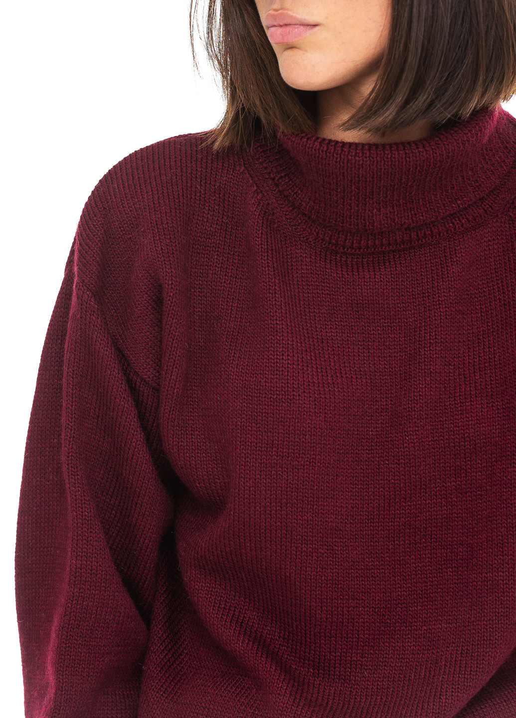 Бордовый свитер оверсайз с высоким воротником-стойка. SVTR