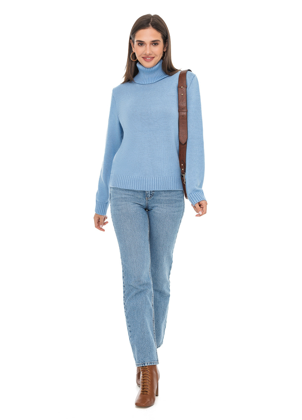 Голубой зимний классический женский свитер SVTR