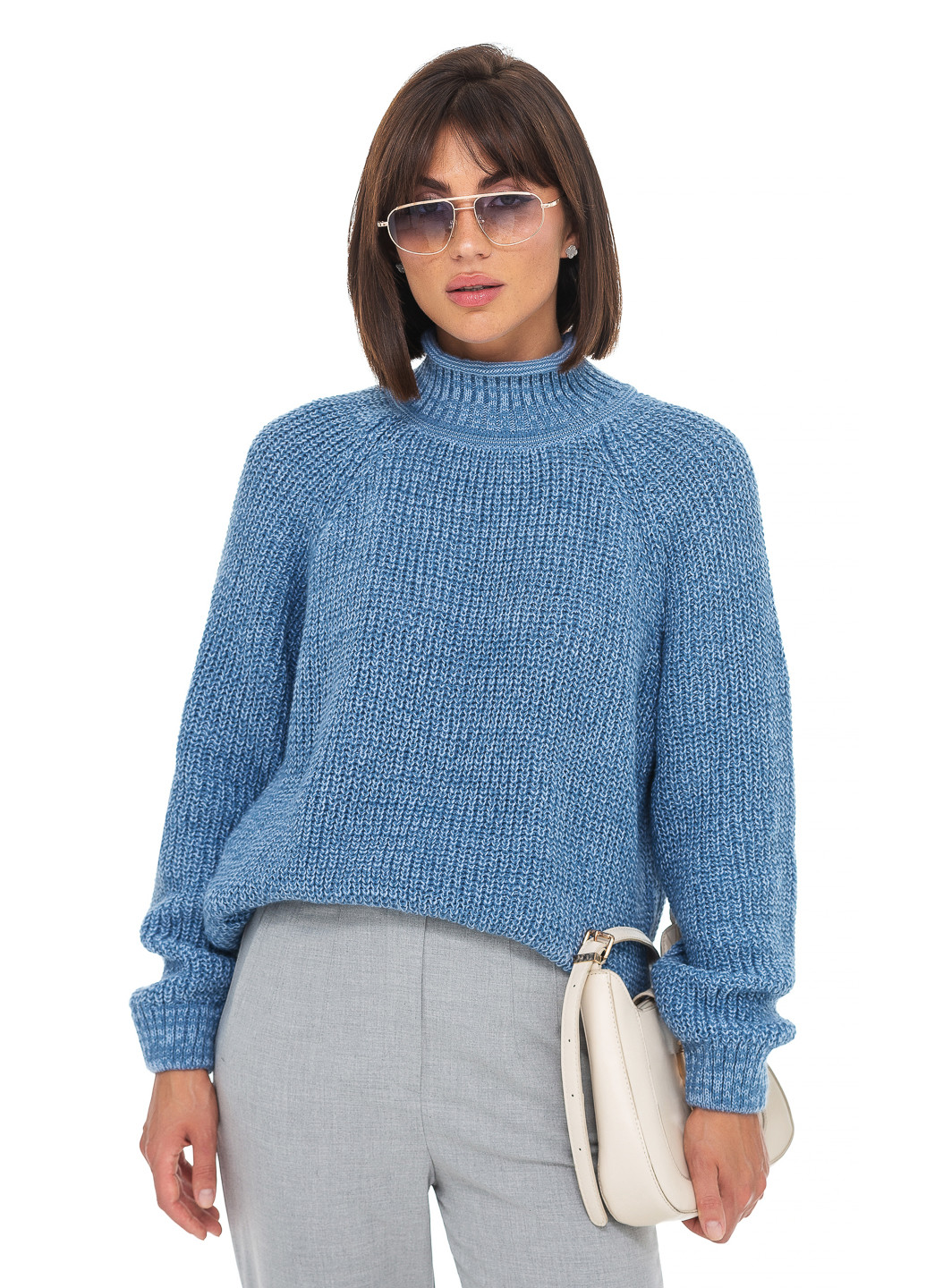 Серо-голубой меланжевый свитер крупной вязки. SVTR