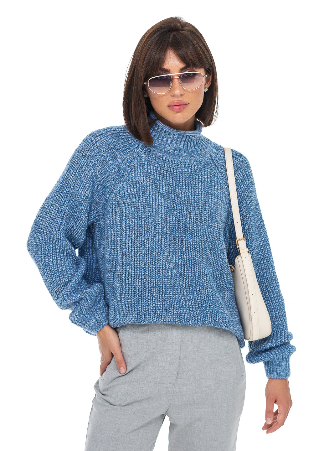 Серо-голубой меланжевый свитер крупной вязки. SVTR