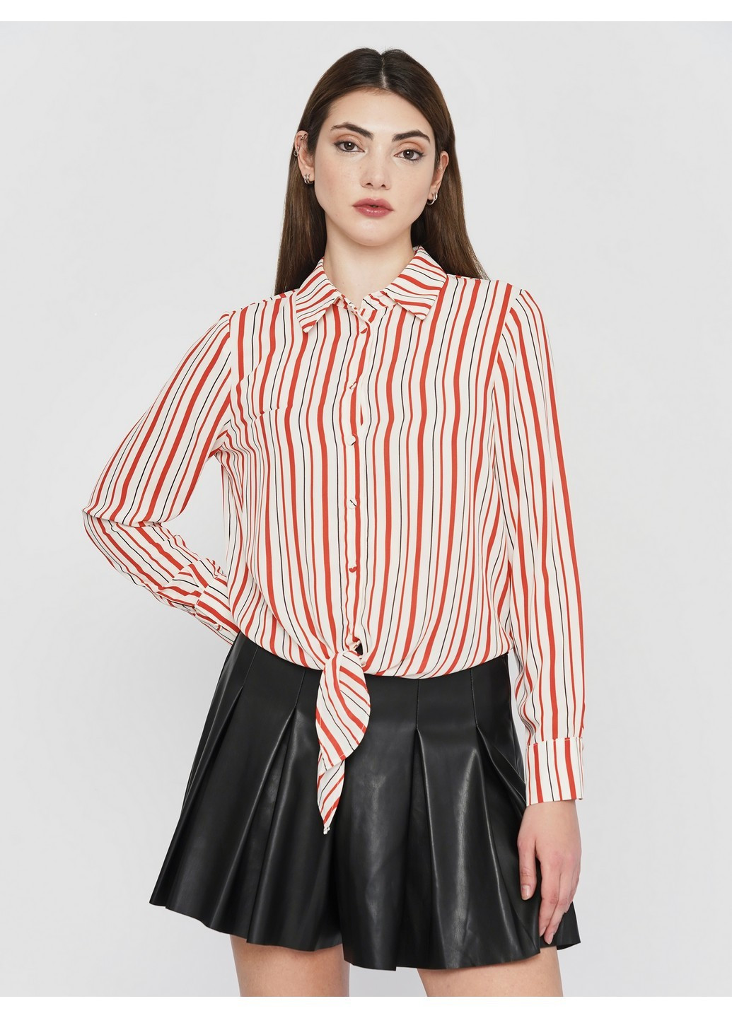 Белая блуза Black Tape