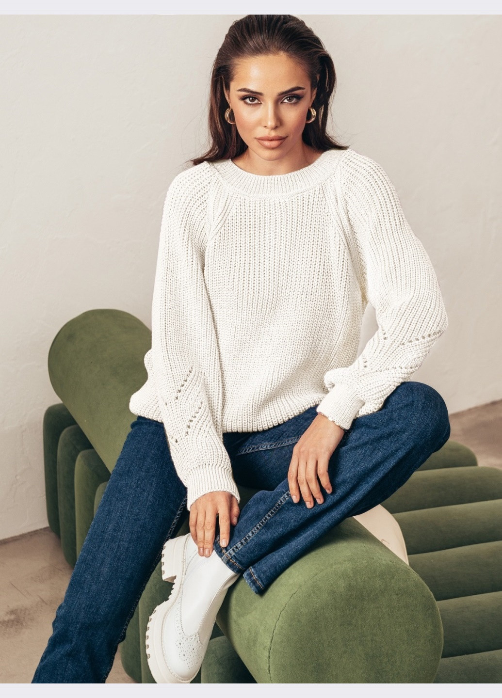 Молочный демисезонный шерстяной джемпер свободного кроя молочного цвета Dressa