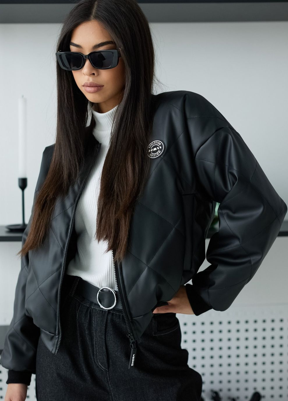 Чорна демісезонна куртка-бомбер Liton