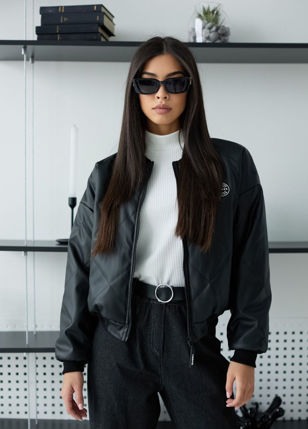 Чорна демісезонна куртка-бомбер Liton