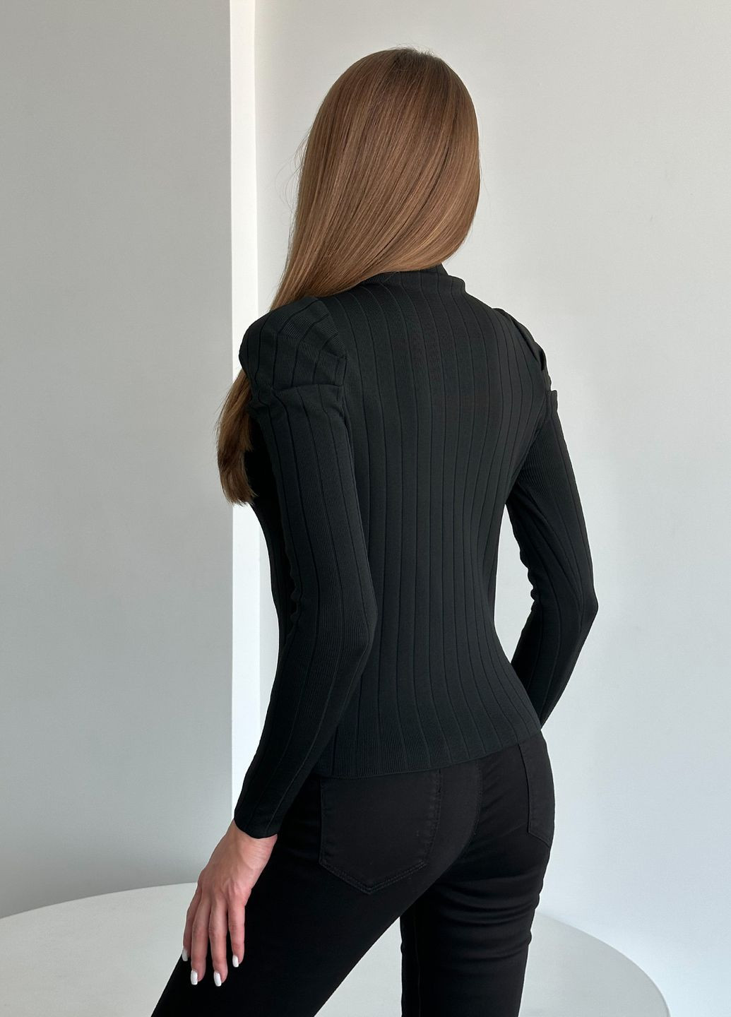 Черный демисезонный свитер Magnet WN20-554