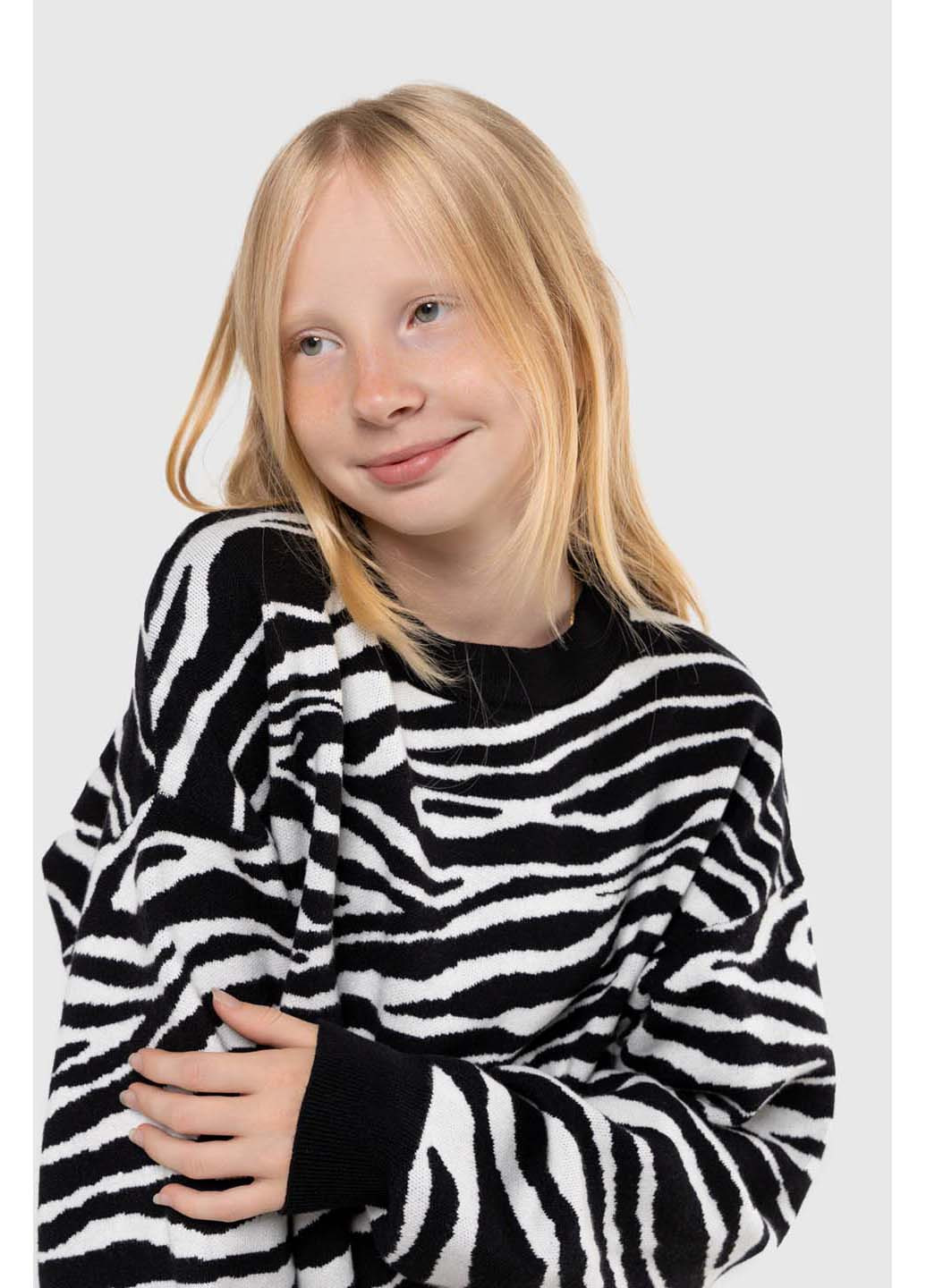 Черно-белый демисезонный свитер Lizi Kids