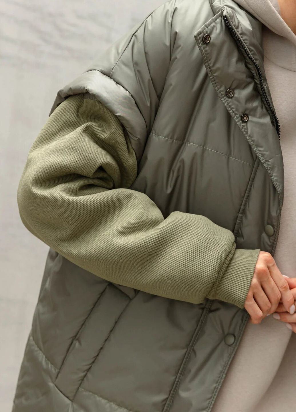 Оливкова демісезонна куртка-жилет jacket-vest Seventeen