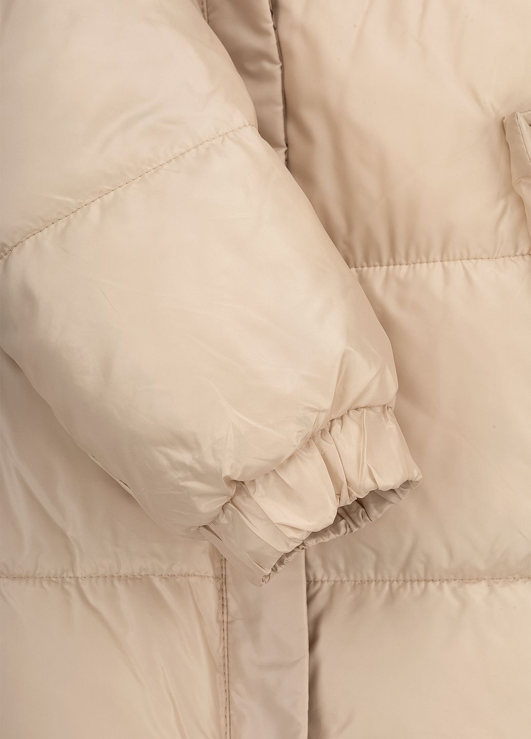 Бежевая зимняя куртка Feiying