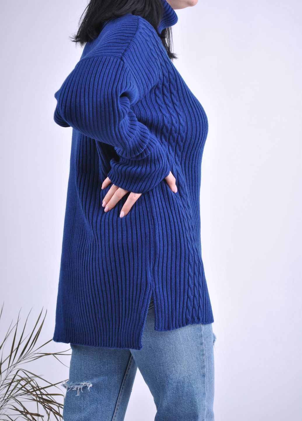 Синий зимний свитер удлиненный Berta Lucci
