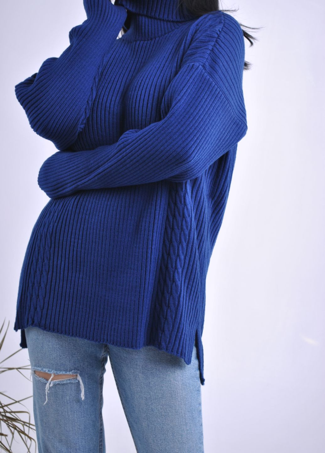 Синій зимовий подовжений светр Berta Lucci