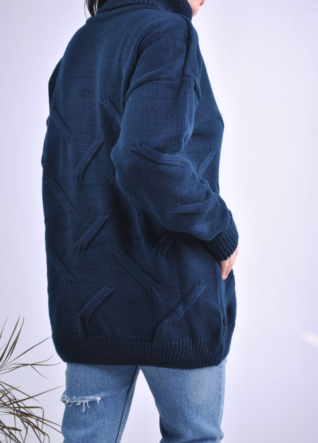Темно-синий зимний свитер удлиненный Berta Lucci