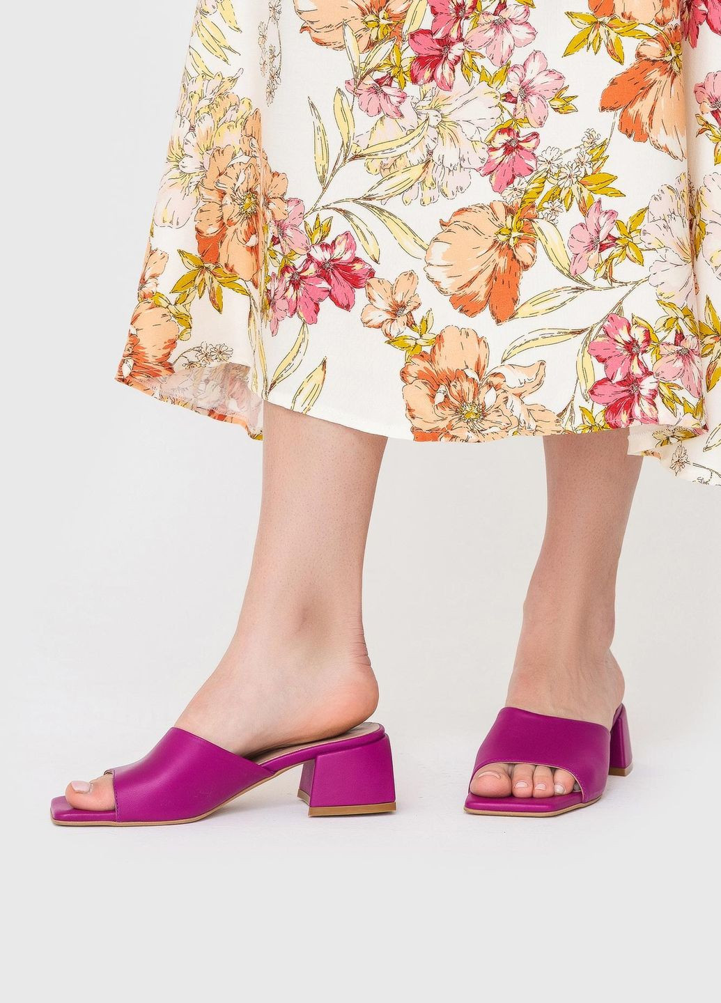 Фиолетовые женские кожаные шлепанцы на низком каблуке Garne