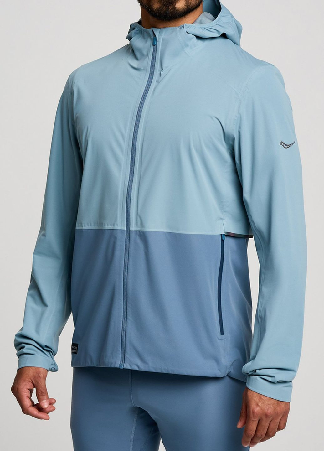 Голубая демисезонная голубая спортивная куртка runshield jacket Saucony