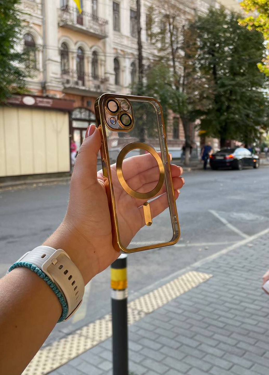 Чехол для iPhone 14 Shining with MagSafe защита камеры Gold No Brand (264477984)