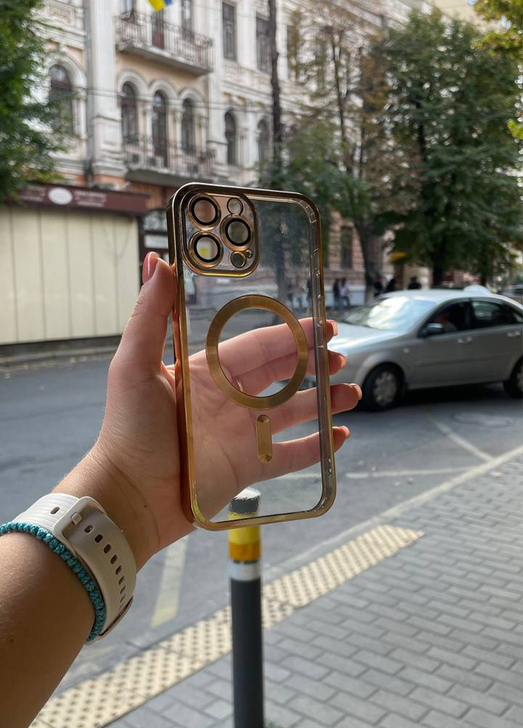 Чехол для iPhone 14 Pro Shining with MagSafe защита камеры Gold No Brand (264478045)