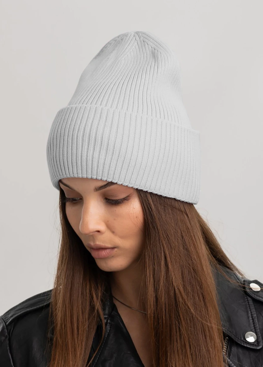 9068 В'язана шапка "Делфі" Світло сірий 023 56р Anmerino (264389749)
