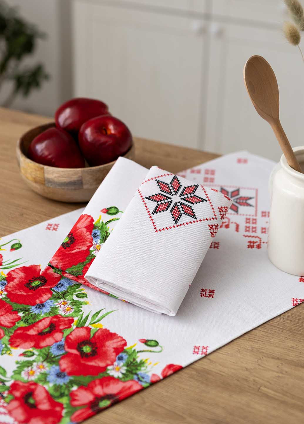 Homedec полотенце традиционное "красные маки" 75х35 см. орнамент белый производство - Украина