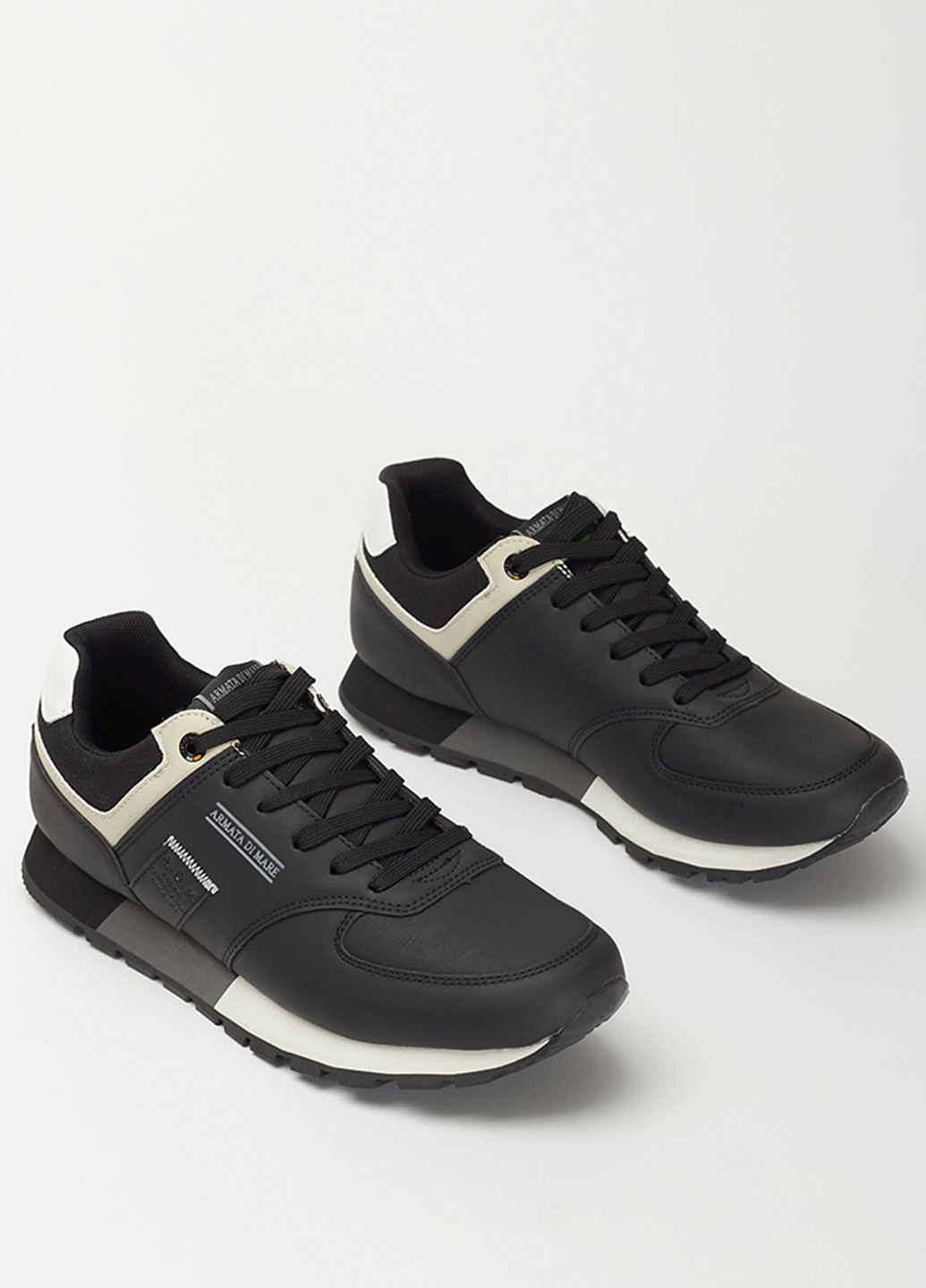 Чорні всесезон кросівки Armata Di Mare