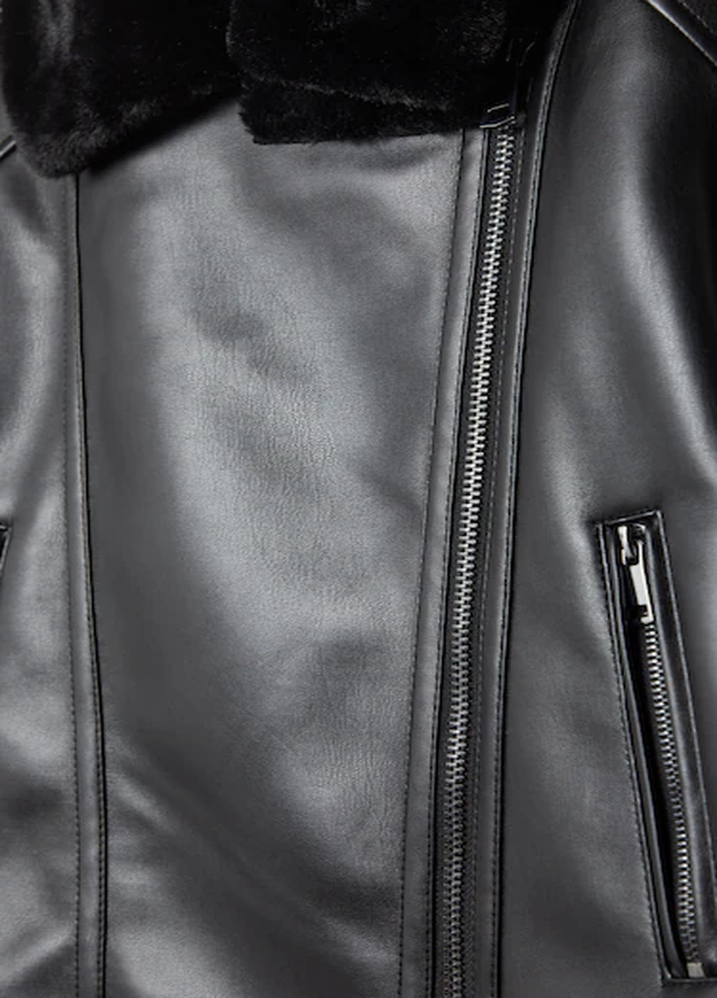 Черная демисезонная куртка Stradivarius