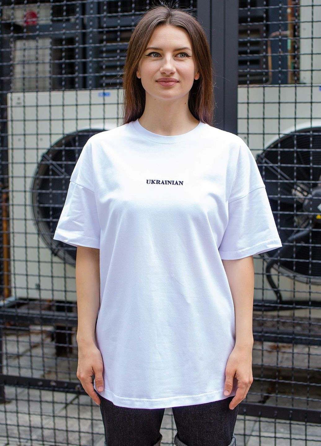 Белая летняя оверсайз футболка ukrainian Without