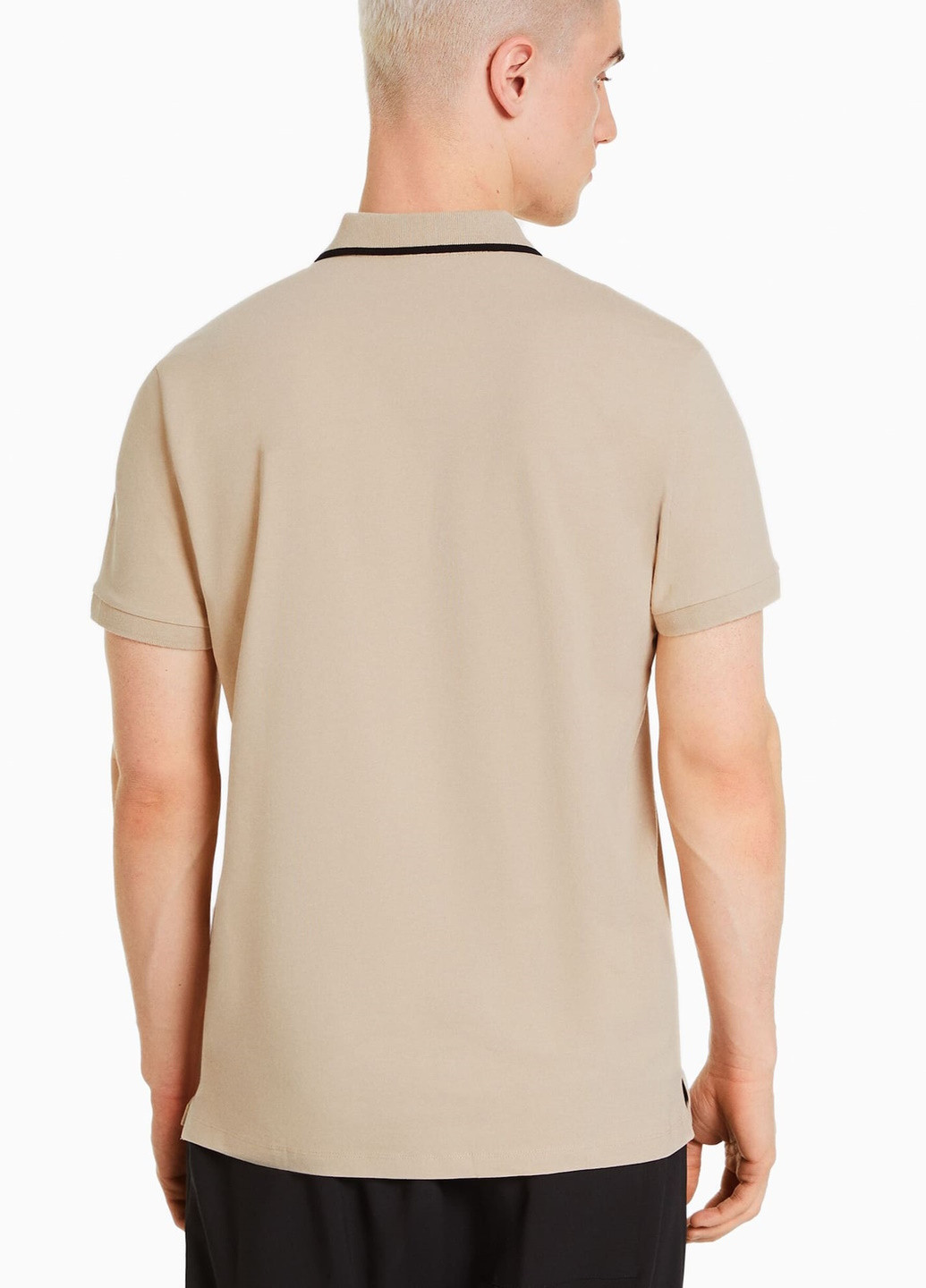 Бежевая футболка-поло для мужчин Bershka