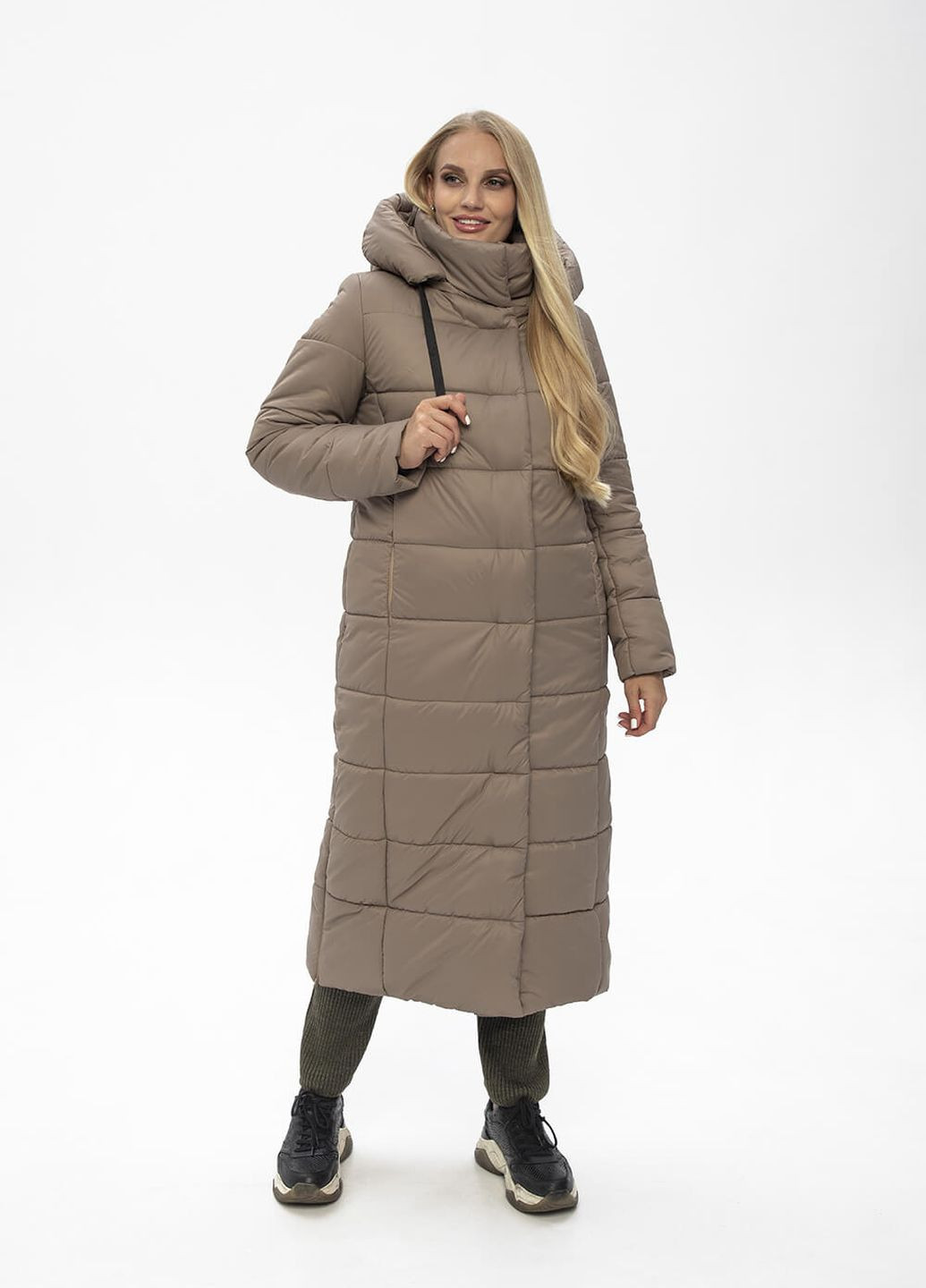 Бежевая зимняя куртка-пальто с капюшоном агата MioRichi