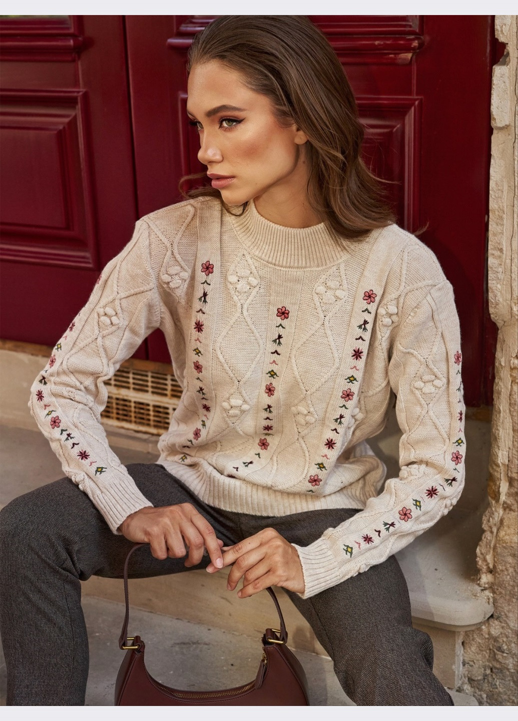 Бежевий бежевий светр із квітковою вишивкою Dressa