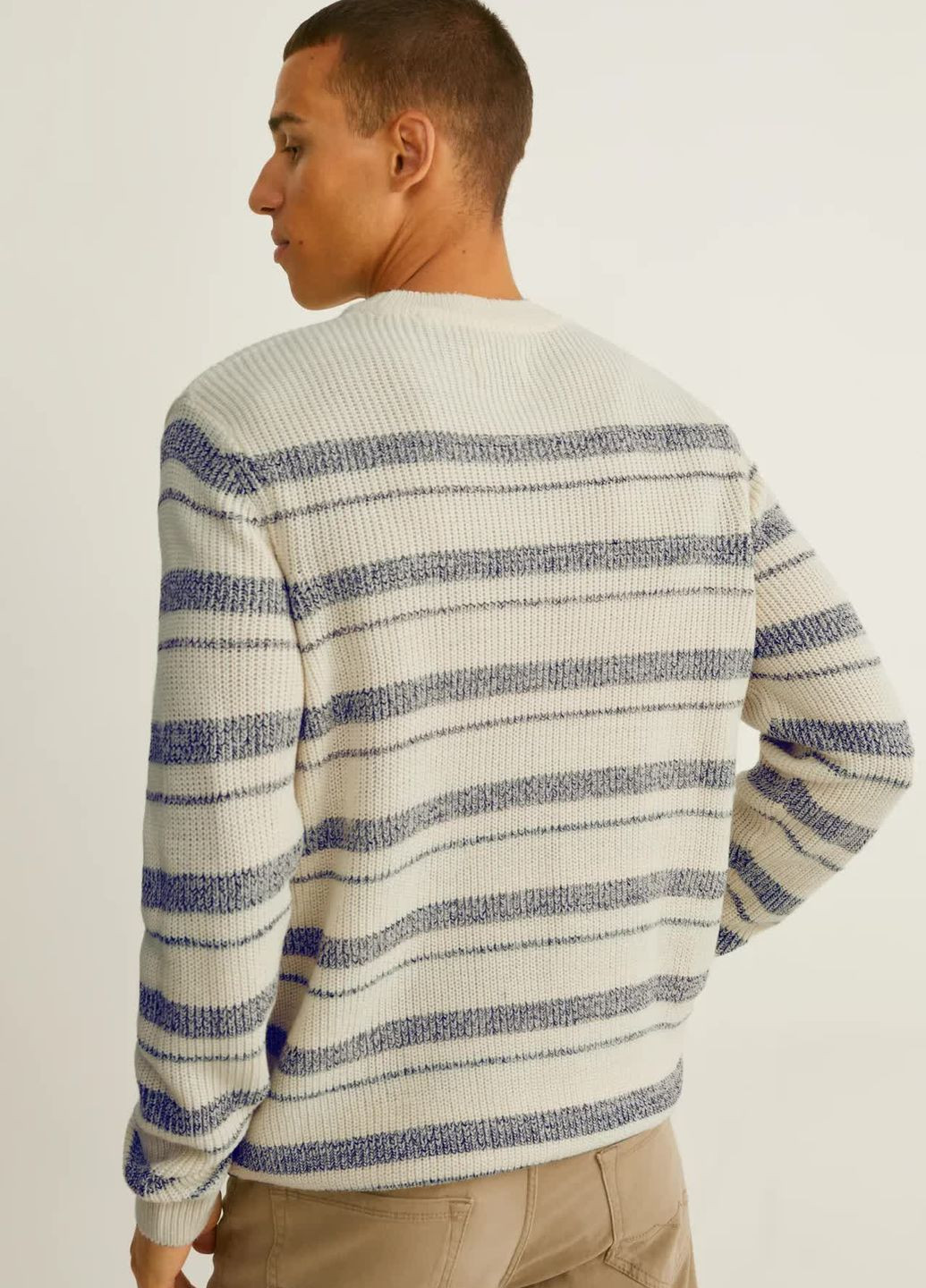 Белый демисезонный свитер в составе с шерстью C&A