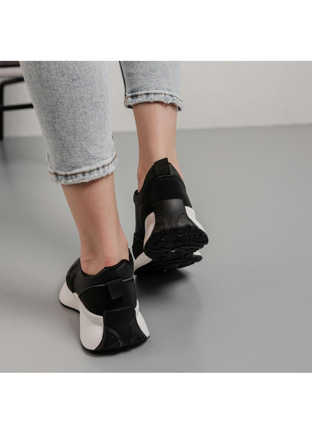 Чорні осінні кросівки жіночі susanna 3940 24 чорний Fashion