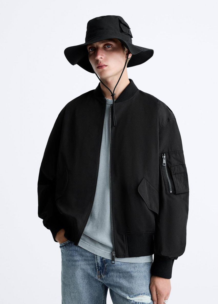 Черная демисезонная куртка Zara бомбер 8281 324 BLACK