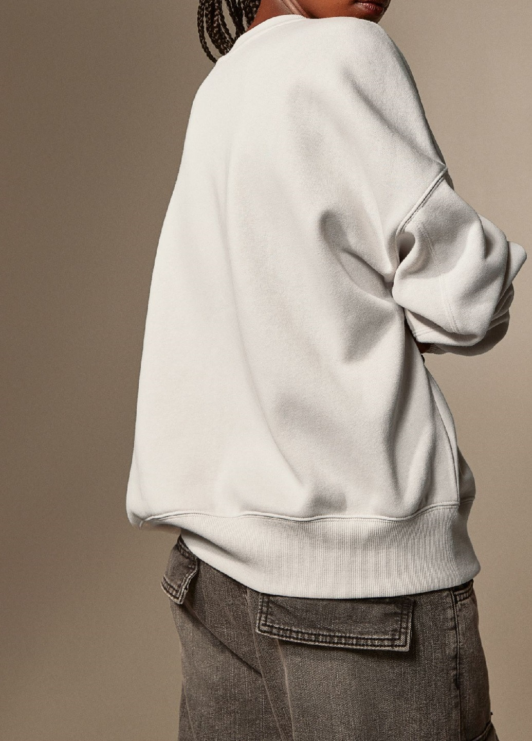 Світшот H&M - крій напис світло-сірий кежуал - (265618759)