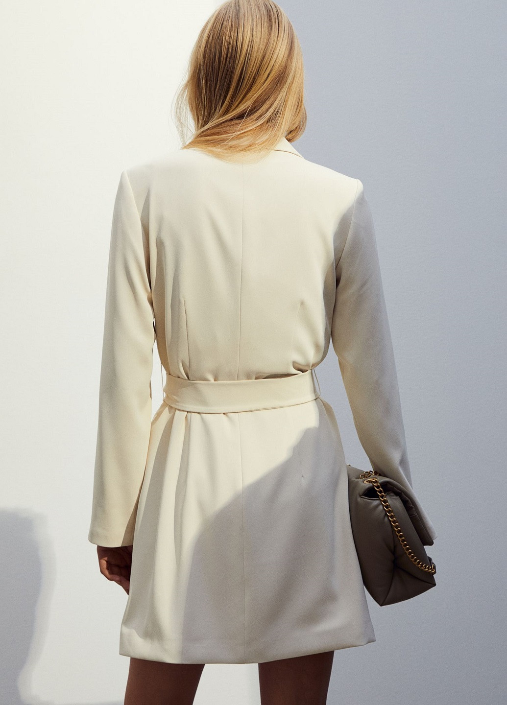 Світло-бежева ділова сукня H&M однотонна
