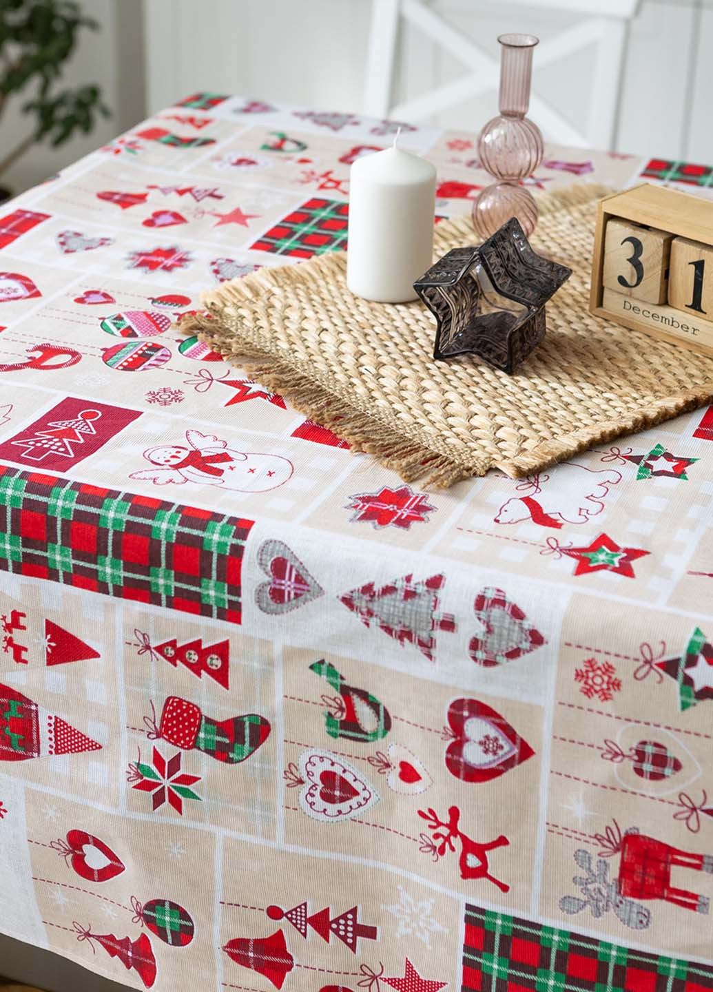 Новогодняя скатерть "Украшение" 1.5м х 1.5м (квадратная на круглый стол) Homedec - (266138630)