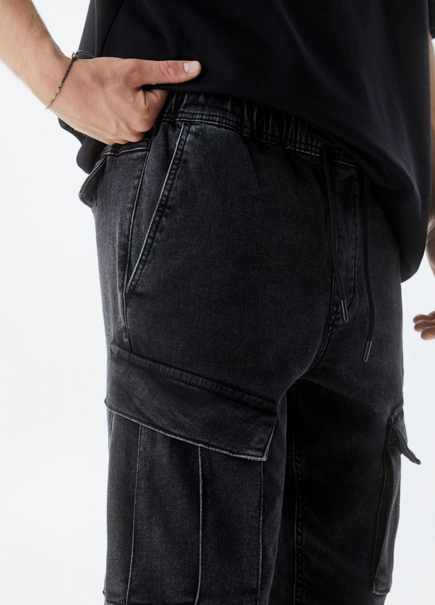 Черные демисезонные джинси карго 4683 514 blue Pull & Bear