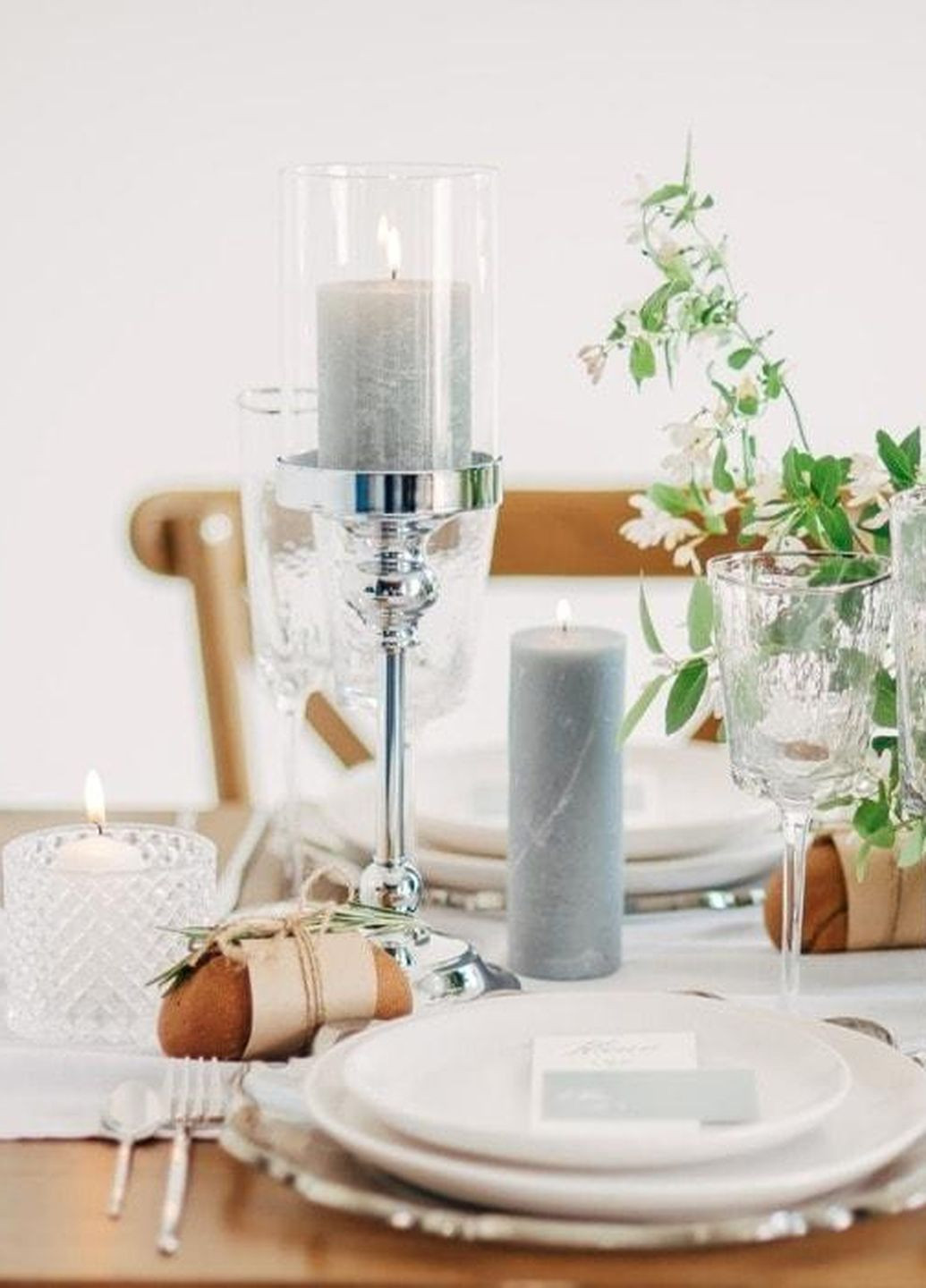 Підсвічник святковий REMY-DEСOR металевий Розарно срібного кольору зі скляною колбою висота 33 см REMY-DECOR (266345145)