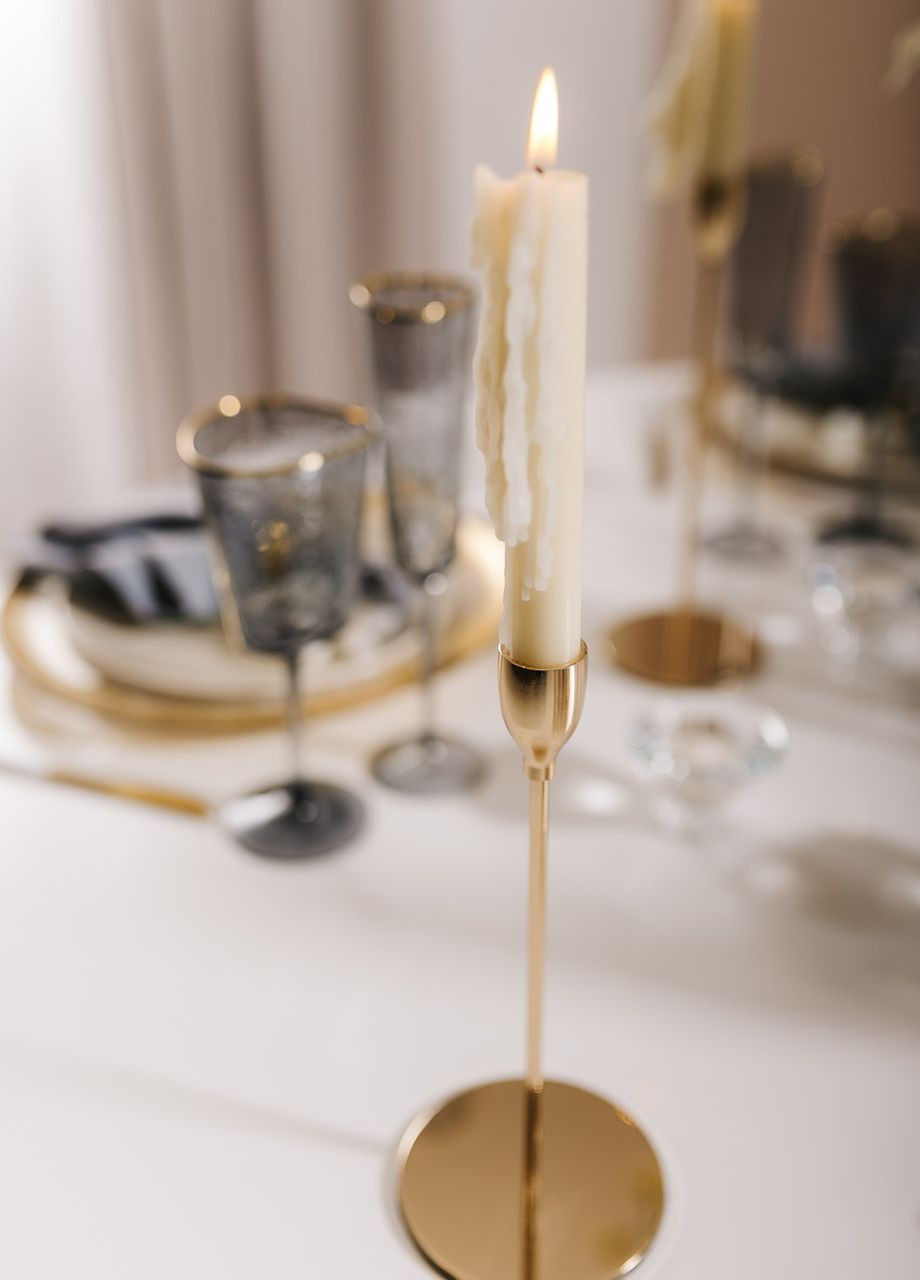 Підсвічник святковий REMY-DEСOR металевий Гамлет золотого кольору для тонкої свічки висота 28см декор дому REMY-DECOR (266345184)