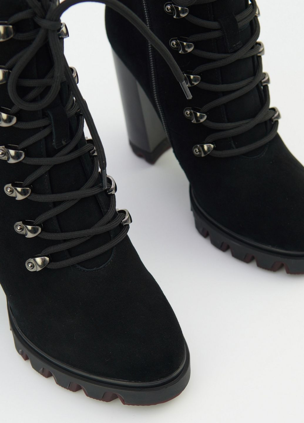 Осенние женские ботинки Respect из натуральной замши