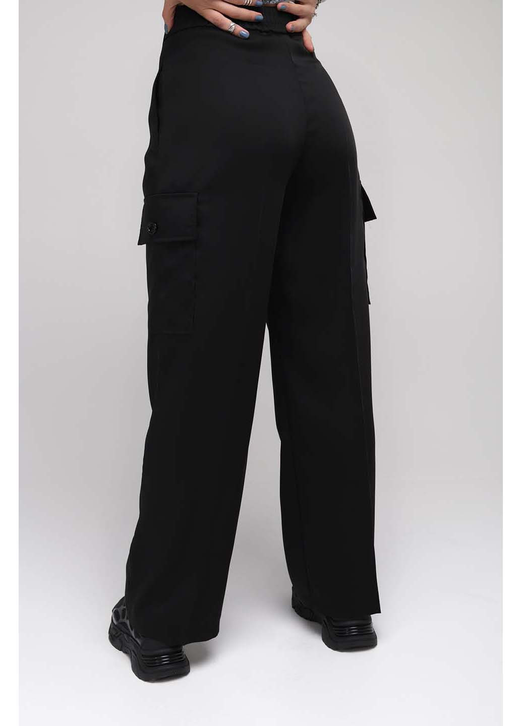 Черные демисезонные брюки Karol