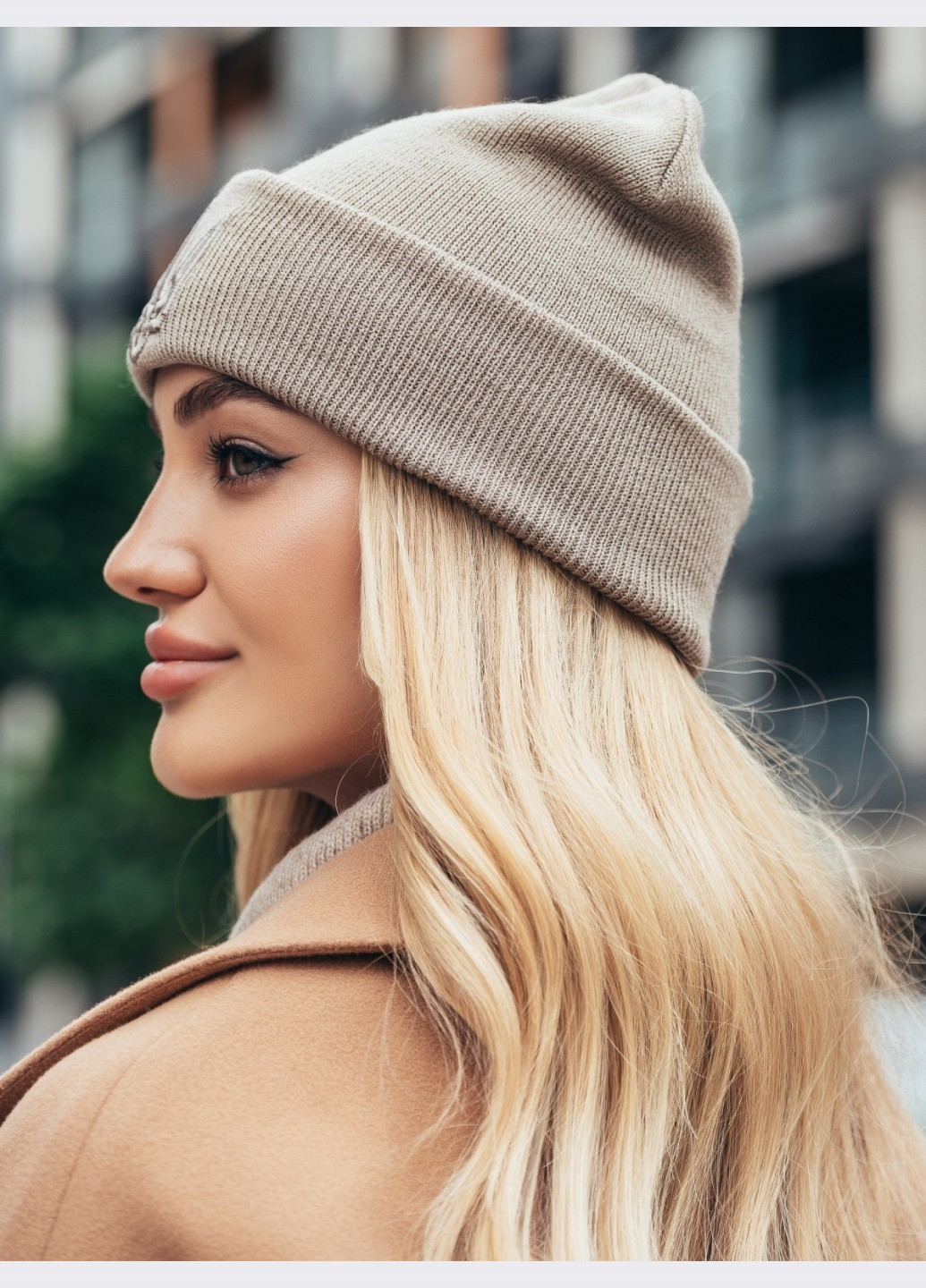 патріотична шапка дрібної в'язки бежева Dressa (266622647)