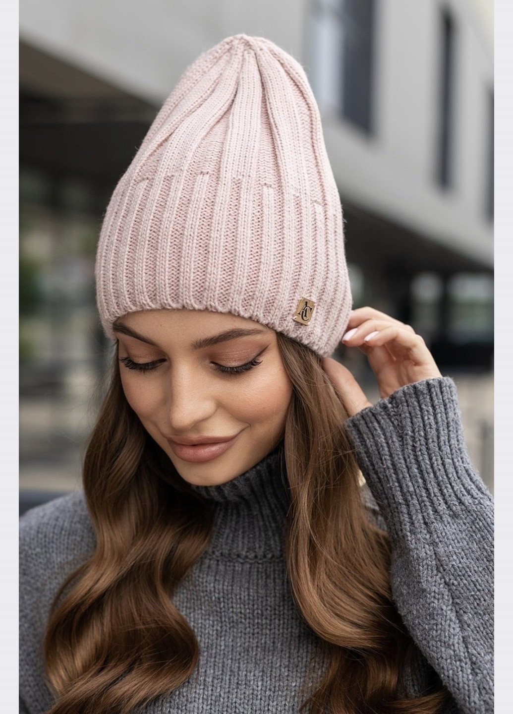 демисезонная шапка из шерсти с акрилом пудровая Dressa (266622498)