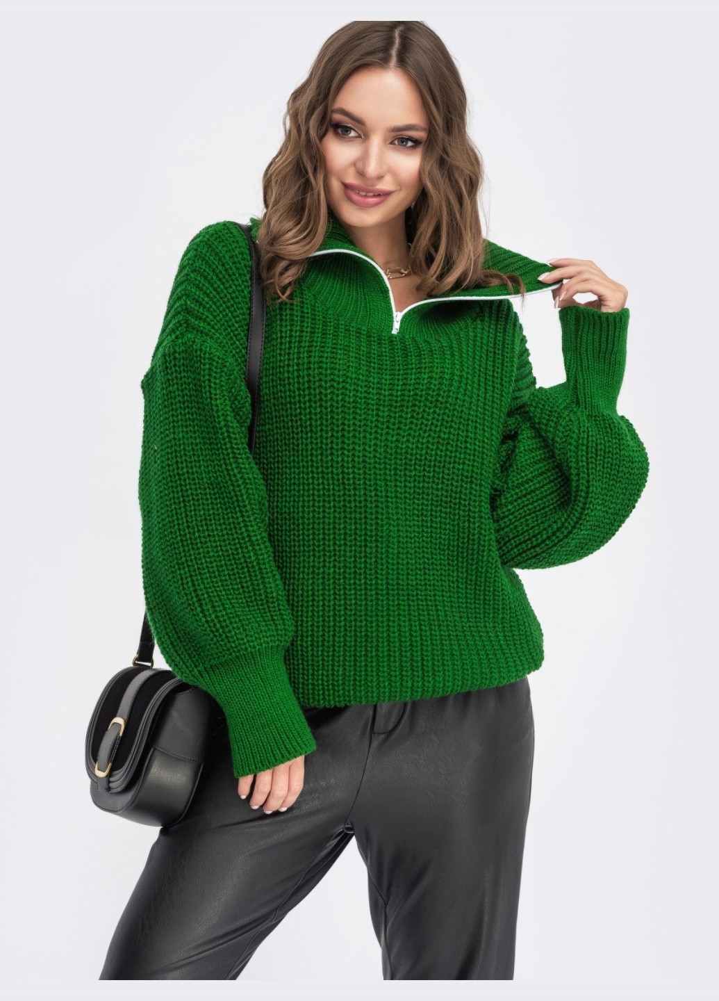 Зеленый зимний свитер зеленого цвета объемной вязки Dressa
