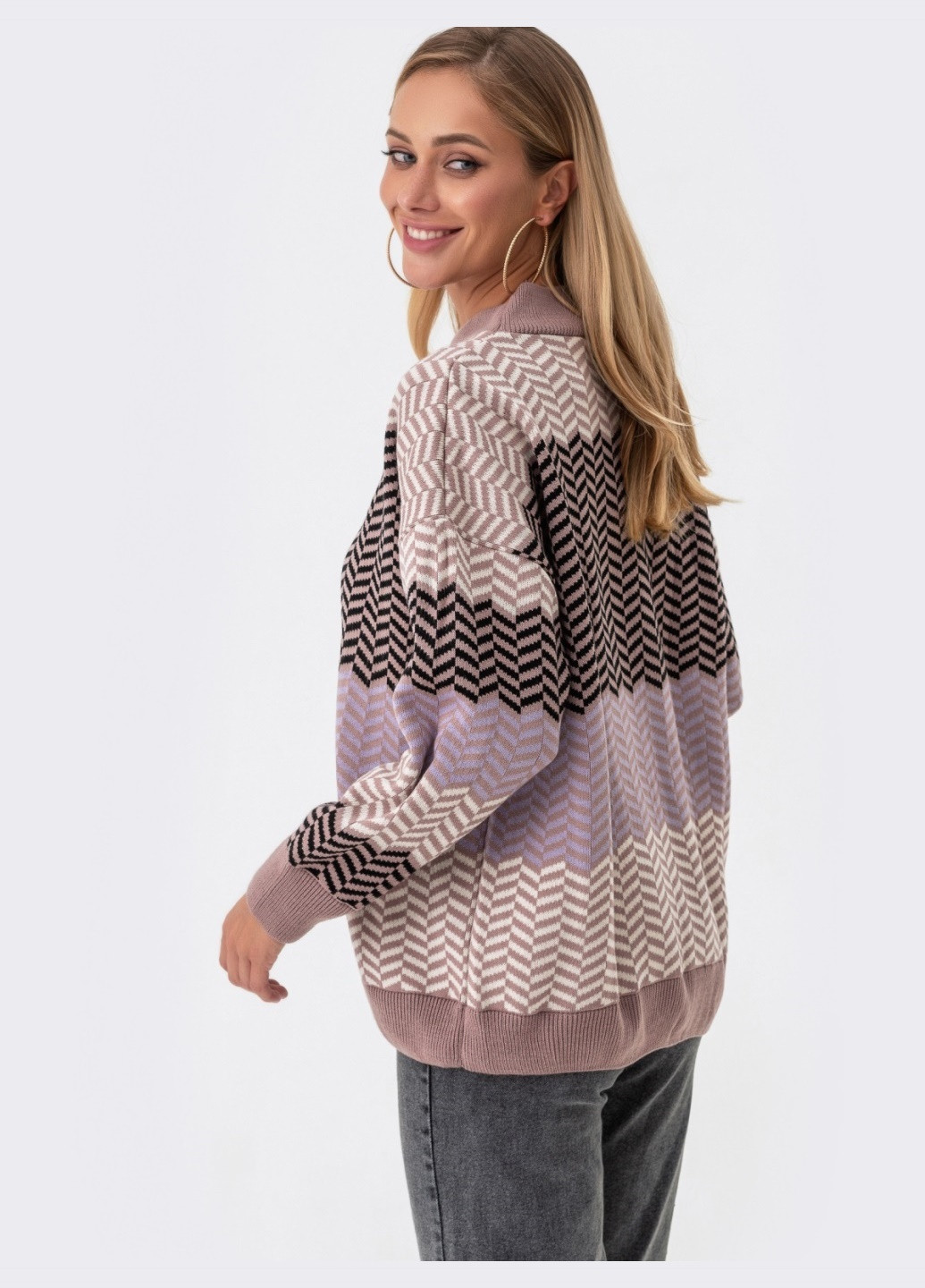 Пудровий зимовий светр з візерунком ялинка пудровий Dressa