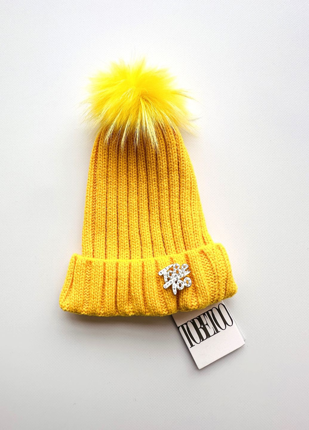 Шапка зимова для дівчинки з брошкою TF19816 Unica To Be Too однотонна жовта кежуал акрил