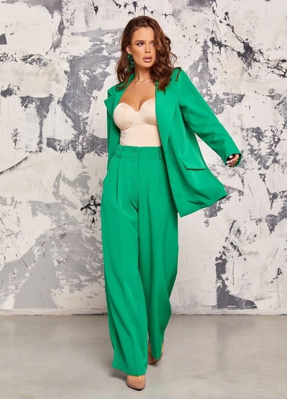 Зеленый брючный костюм с пиджаком ISSA PLUS (266783279)