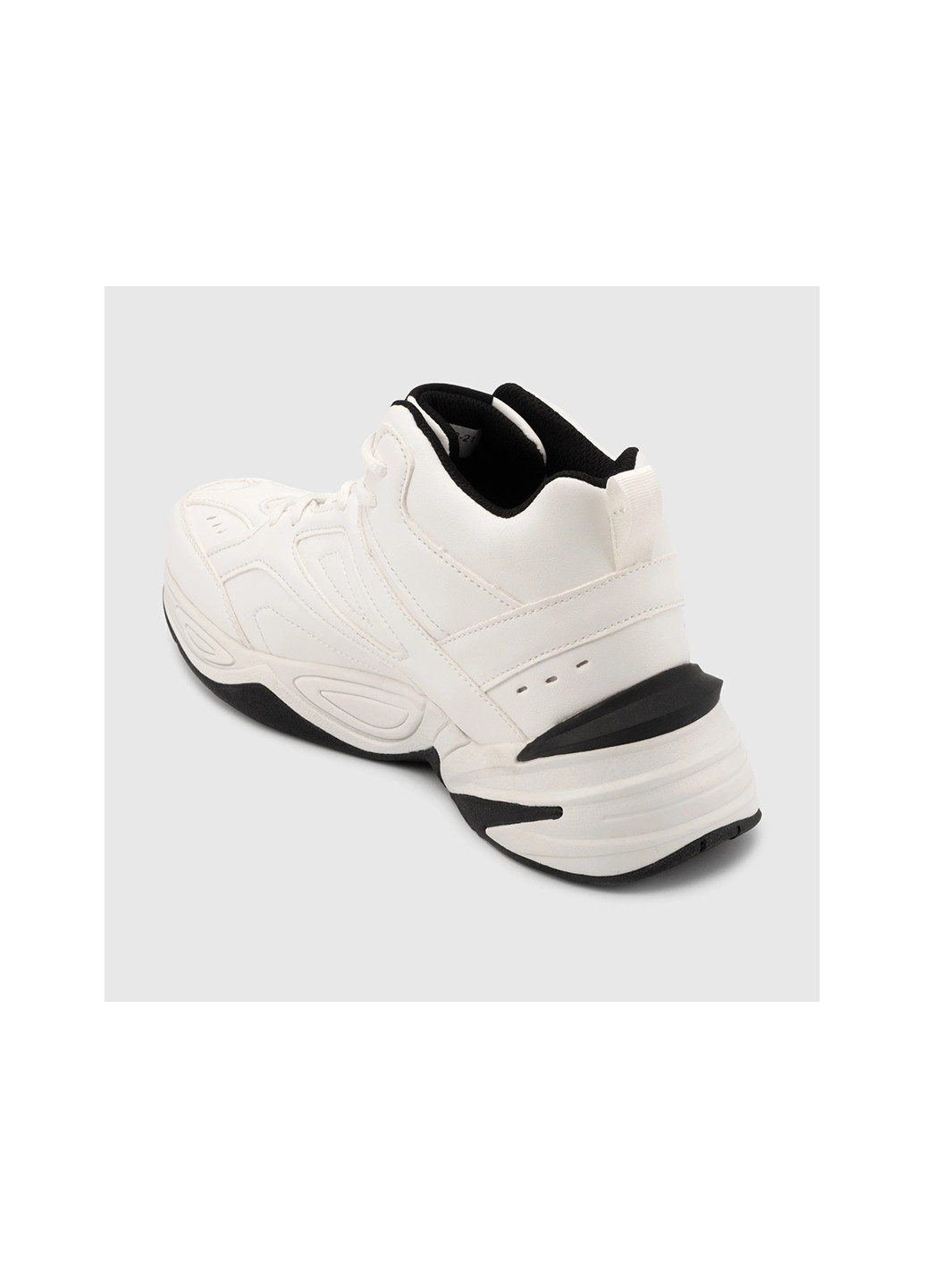 Белые зимние кроссовки Stella