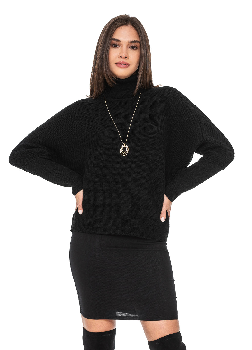 Черный свитер с широкими рукавами SVTR