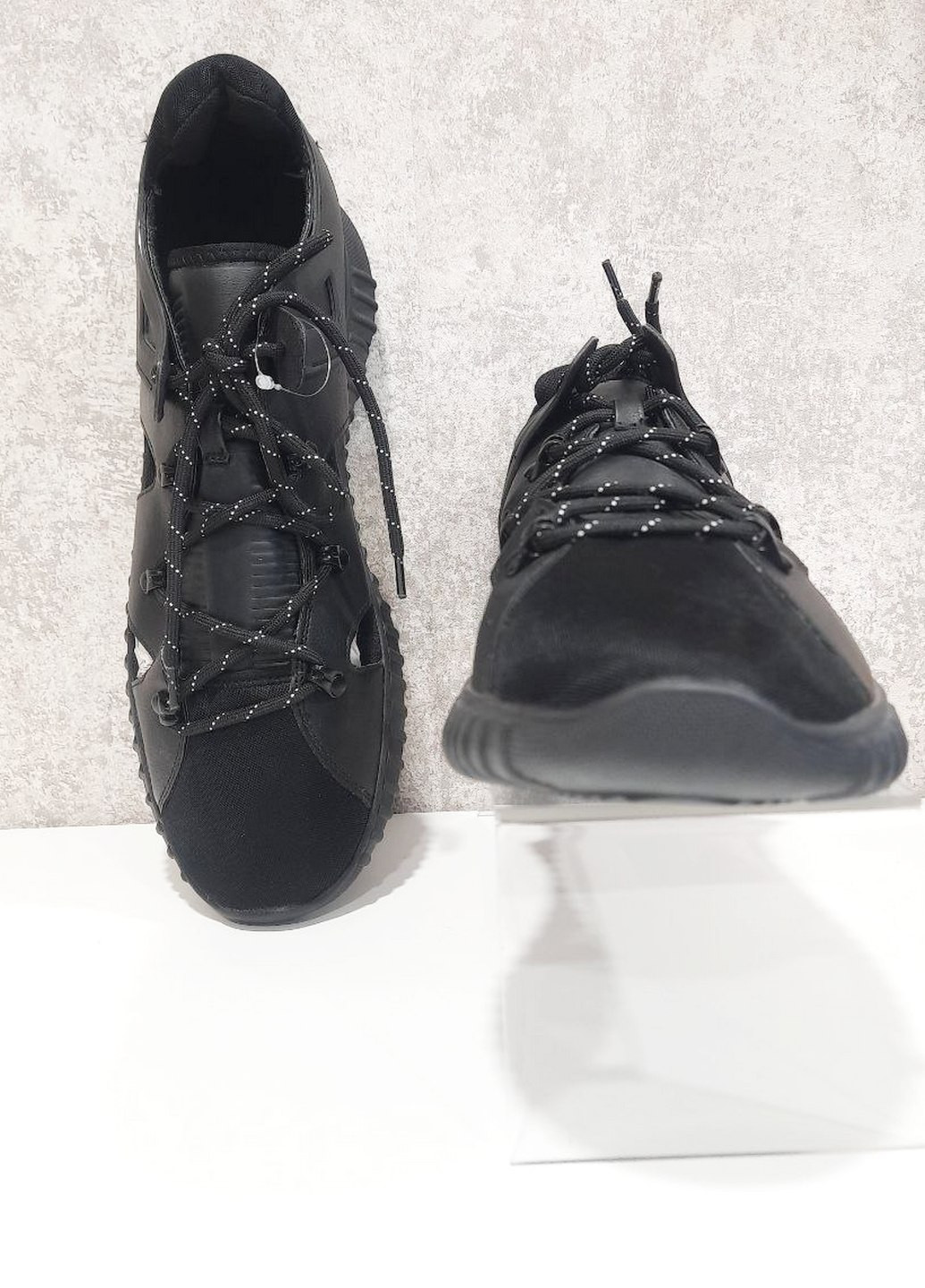 Черные кроссовки H&M